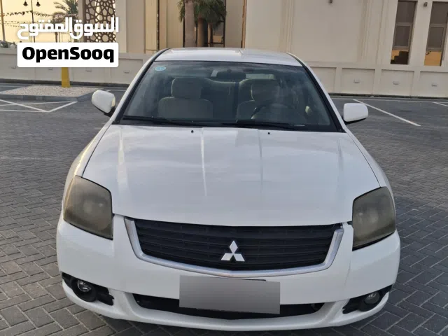 2010 ميتسوبيشي جالنت Standard