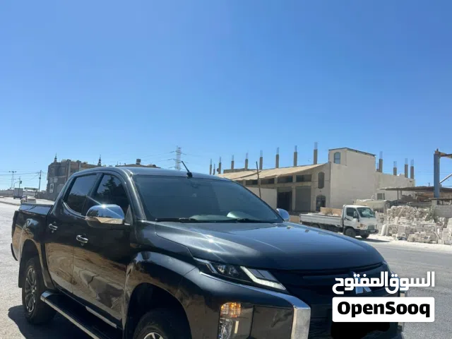 2022 ميتسوبيشي L200 Standard