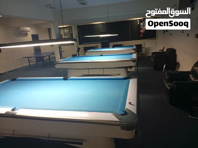 للبيع طاولات بيليارد وطاولات تنس