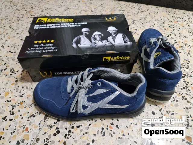 للبيع احذية سيفتي مريحة جدا و ماركة اصلية يتوفر لونين