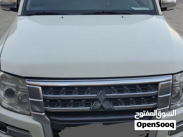 2020 ميتسوبيشي باجيرو GLS