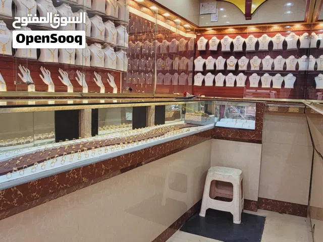 محل للإيجار وبيع الديكور ونقل 70الف إجاره ديكور جديد وزواج ودولاب