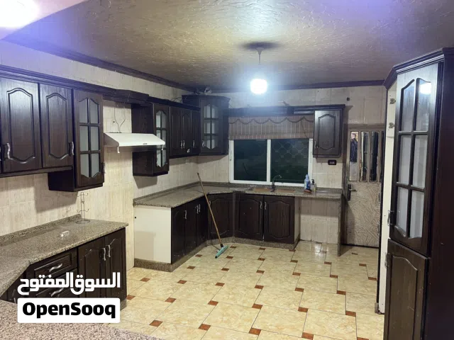 250 m2 3 Bedrooms Apartments for Sale in Zarqa Al Zarqa Al Jadeedeh