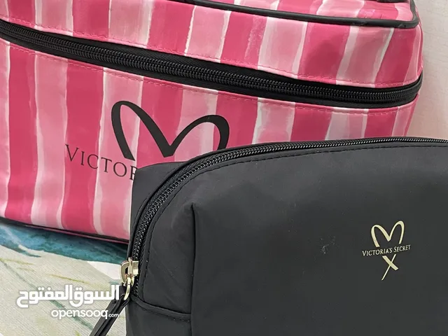 حقيبة ماركة Victorias Cecret-تصلح للميكب مع محفظة