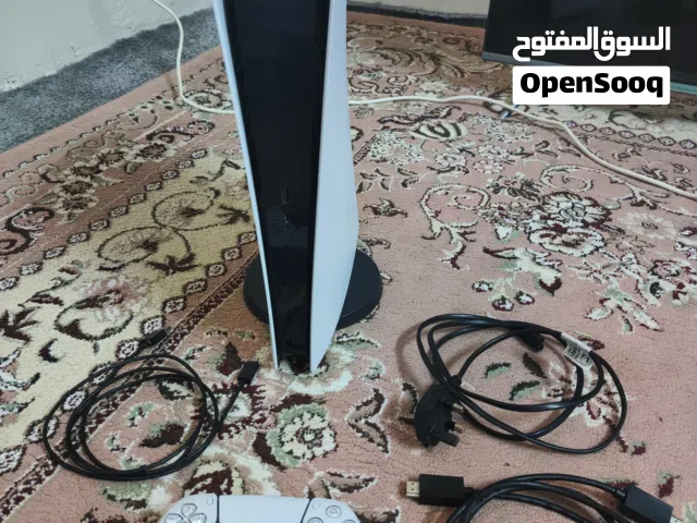بلايستيشن 5 ديجيتال نظيف جداً + سماعة HyperX Cloud II - باكج كامل على الشرط