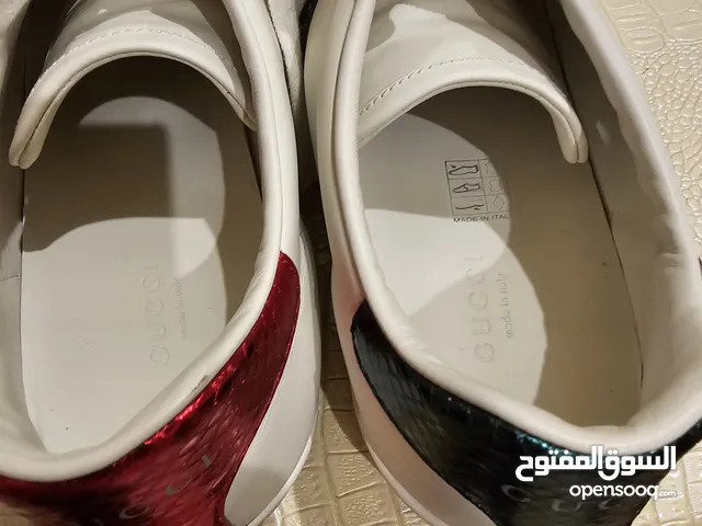 احذيه اصليه شبه جديده