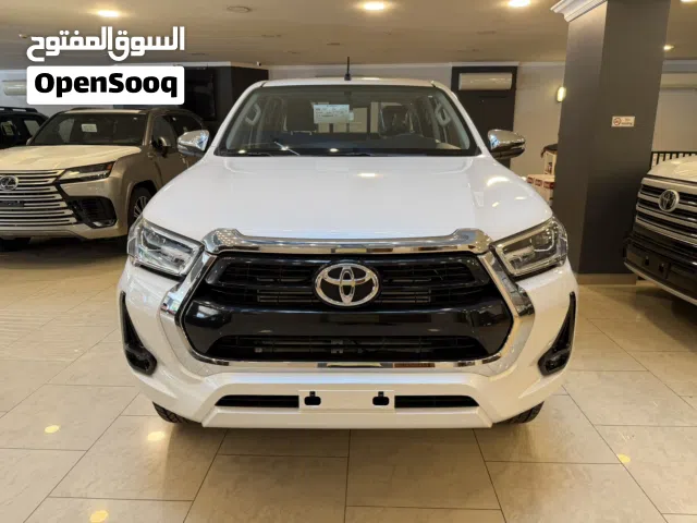 2026 Toyota Hilux SR5