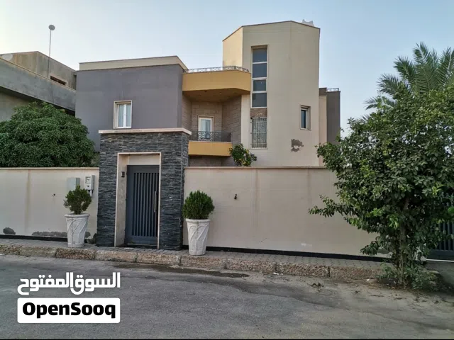 370 m2 3 Bedrooms Villa for Sale in Tripoli Al-Bivio