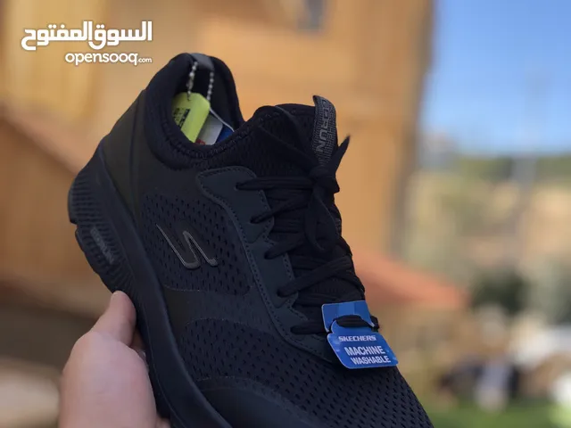 43 Sport Shoes in Amman