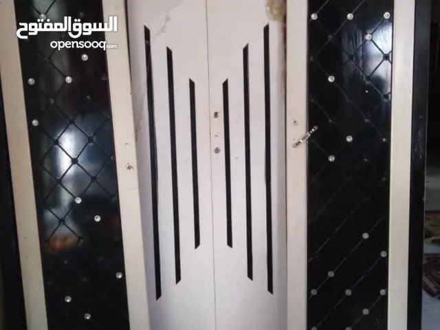 ثلاثه دواليب مستخدم نضيف شبه الجديد