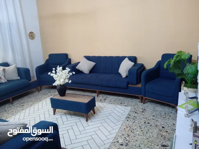 تخم 10 مقاعد شغل عراقي تصميم مودرن تركي استعمال قليل كلش شغل درجة اولة خامة التخم خالولي