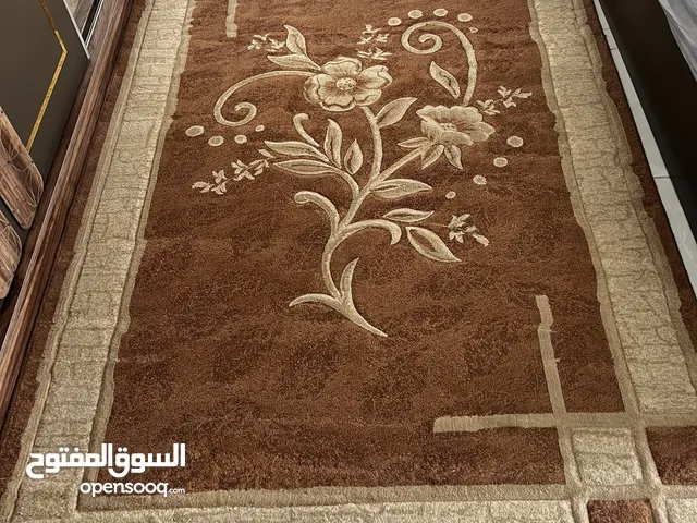 ثلاث سجادات دوائر + سجادة مربعه مقاسها 2 في 2