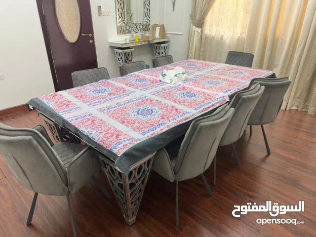 daining table 8 cheres and drwar