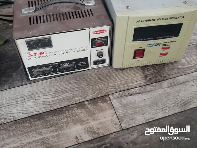 منظم ومحول كهرباء هندي واثنين منظم كهرباء واحد ابو 2000وات والثاني ابو خمسمائة وات