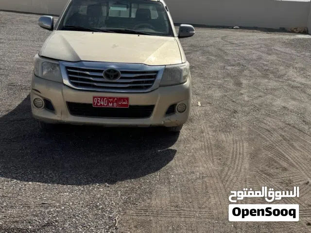 Used Toyota Hilux in Al Dakhiliya