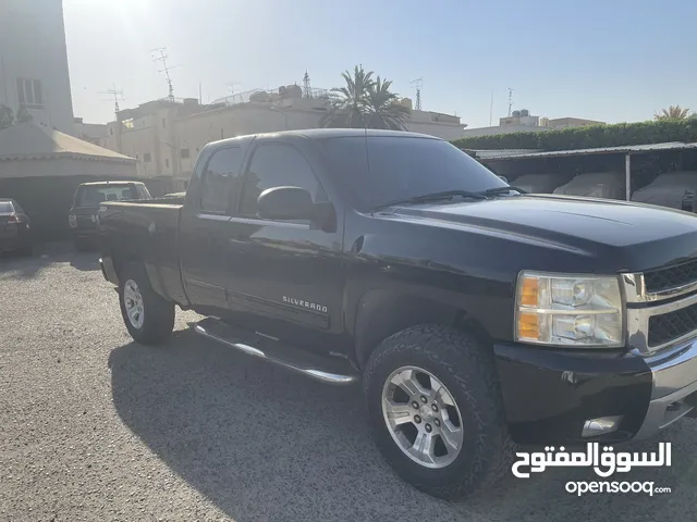 Used Chevrolet Silverado in Farwaniya