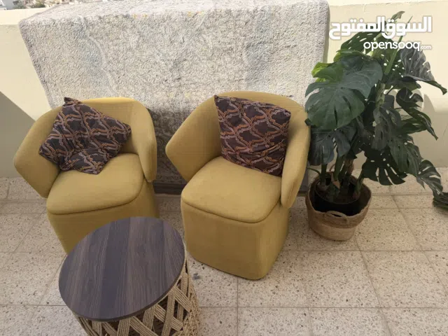 كراسي وطاولة طعام للبيع العاجل