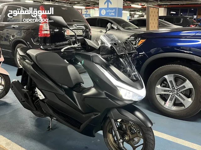 دراجه هوندا PCX160 لون اسود مات جديدة مع تأمين و ملكيه سنه