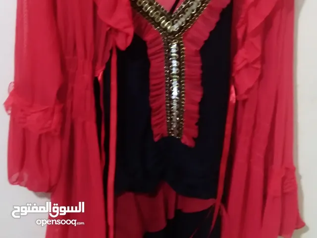 قمصان نوم نظيف جديد عدة الوان      يوجد عفش بيت كامل للبيع بسعر جيد غرفة نوم غساله غاز فرن ثلاجه