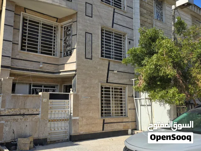 دار للايجار في شارع فلسطين بناء حديث درجه اولى