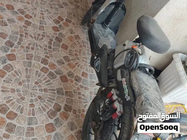 دراجة شحن اربع بطاريات 16 فولت