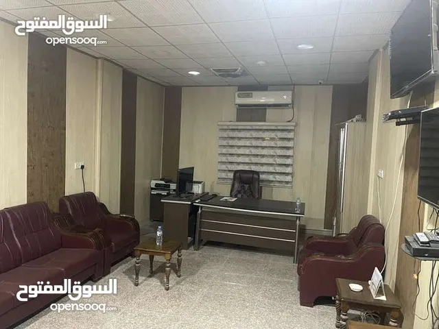 مكتب هندسي موثث كامل على الشارغ التجاري مدخل شارع المكاتب بناية التنين مجاور صيدلية الوان