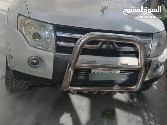 ميتسوبيشي باجيرو 2008