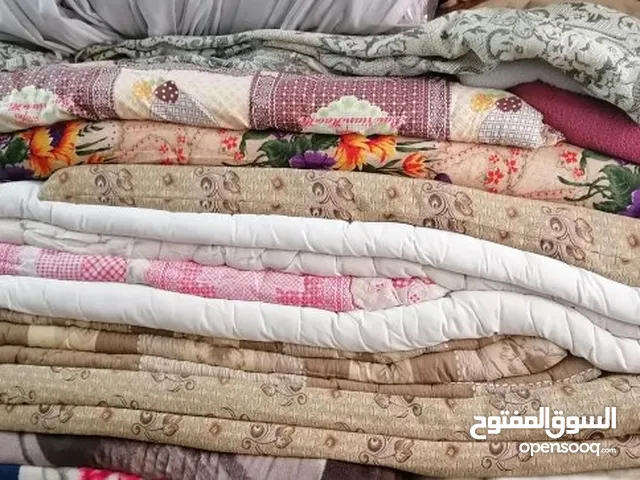 لُحف وفرشات قعدة صوف للبيع