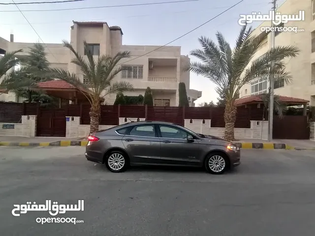 Sedan Honda in Amman