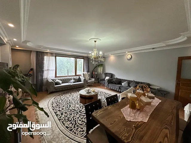 اسطنبول ايوب سلطان شقه مع العفش للبيع من المالك قرب القرن الذهبي خليج ايوب