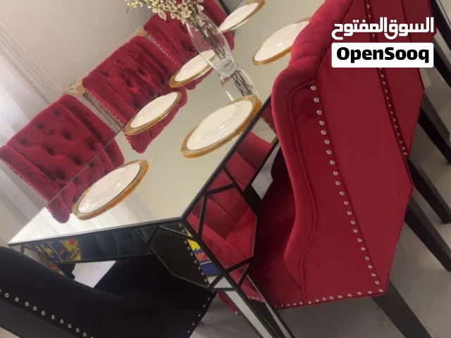 طاوله طعام نظيف