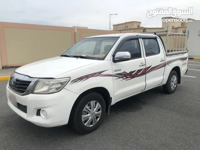 Toyota Hilux 2.0 pickup Double cabin 2014 model manual gear for sale