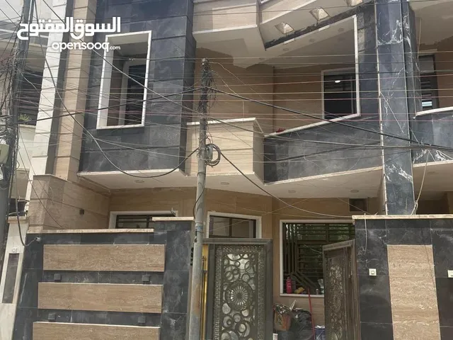 240 m2 3 Bedrooms Townhouse for Sale in Baghdad Saidiya