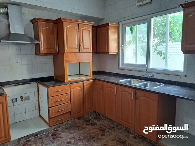 320 m2 5 Bedrooms Villa for Rent in Muscat Azaiba