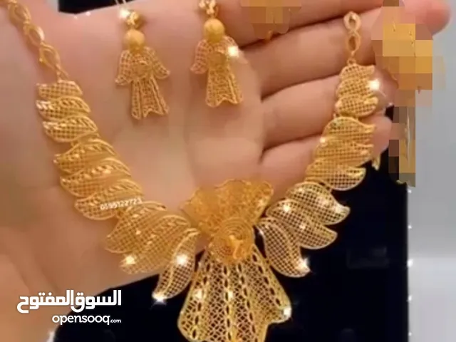 الجديد وصل طقم مطلي بماء الذهب عيار 21   تصميم راقي وجميل لمحبي الاناقه