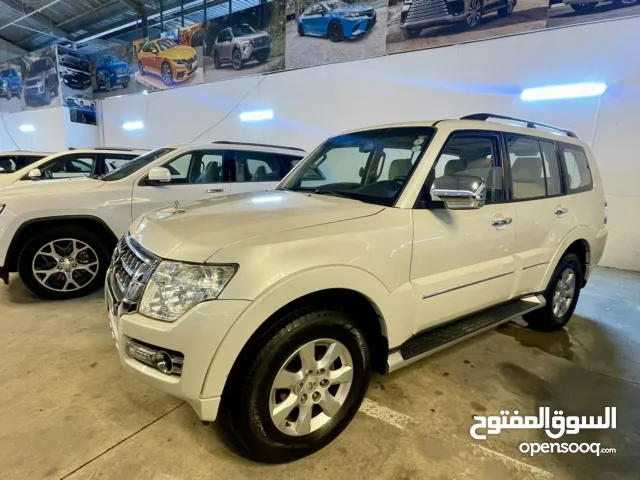 باجيرو 2018  محرك 3000 ماشية 110 الاف كفالة عامة من شركة ايد واحد بيه حالوب كلش خفيف