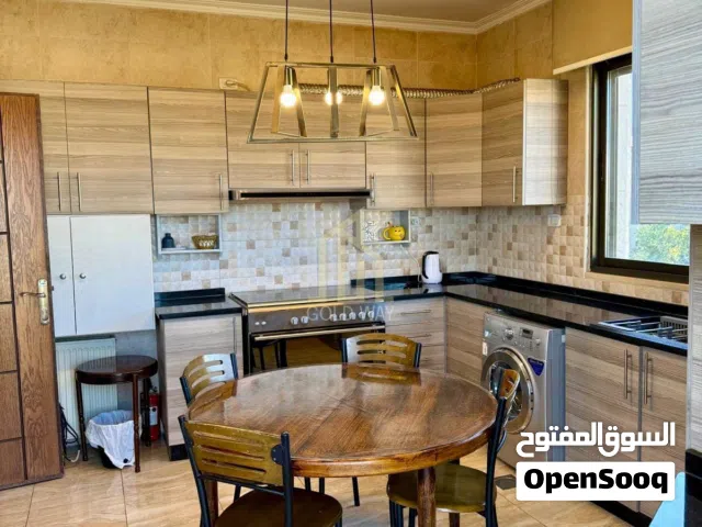في أرقى مناطق الصويفية شقة ثالث مع روف 175م بتشطيبات راقيه /ref 9848