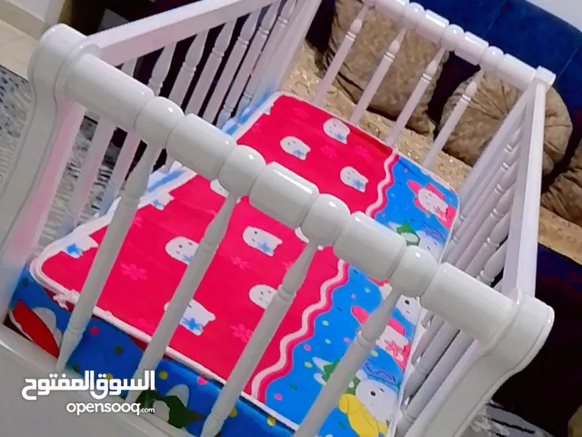 سرير اطفال