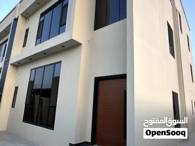 فيلا للبيع منطقه شخاخيط بقرب من المعبيلة الثامنه و الجامعه العربية المفتوحة