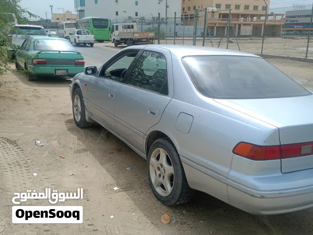 2000 تويوتا كامري GLX