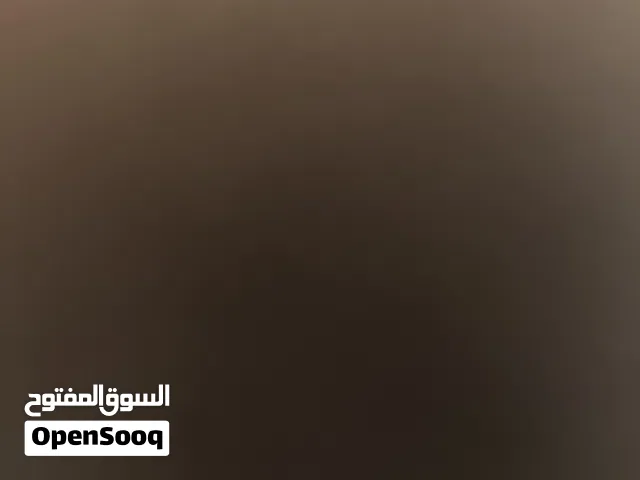 شاشة لم تستخدم غرض البيع انها مقاسها 9