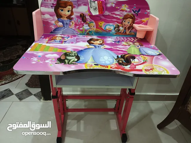 مكتب اطفال + كرسي + لوح + نافوره
