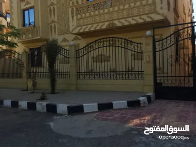 405 m2 More than 6 bedrooms Townhouse for Sale in Cairo Fifth Settlement