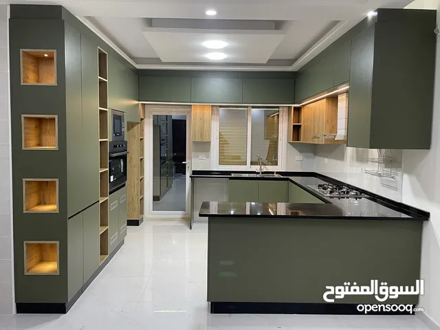 مطابخ خشب مطابخ اللمنيوم أماراتي بجميع الألوان بكفالة 10 سنوات