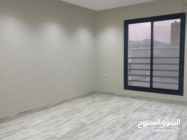 160 m2 5 Bedrooms Apartments for Rent in Mecca Batha Quraysh