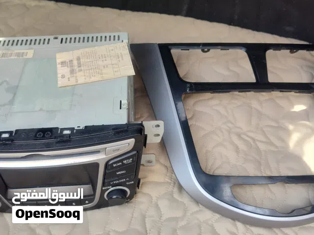 Hyundai accent stereo + fram