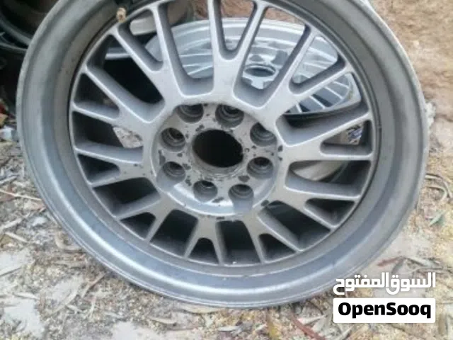 جنط 15 بحاله ممتازه لا يوجد أي عيوب 8 براغي بعيد وقريب اصلي مش معدل بحالة ممتازه