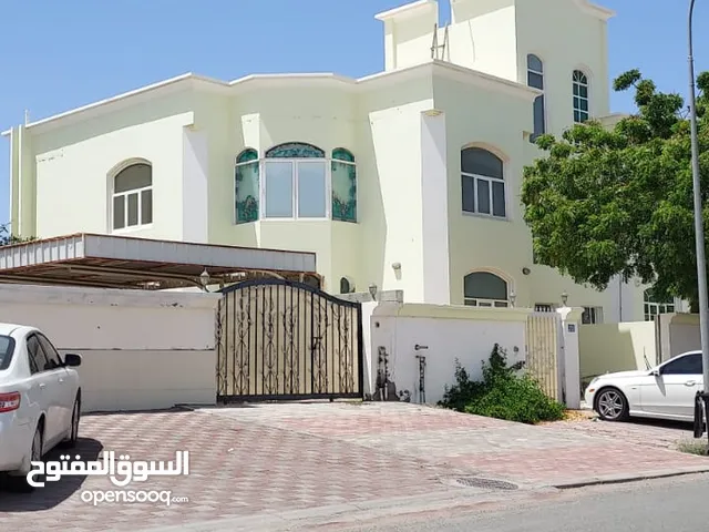 394 m2 4 Bedrooms Villa for Sale in Muscat Al Mawaleh