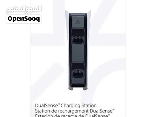 قاعدة شحن PS5/slim DualSense Charging Station الأصلية من Sony، مصممة خصيصًا لوحدات تحكم بلايستيشن 5