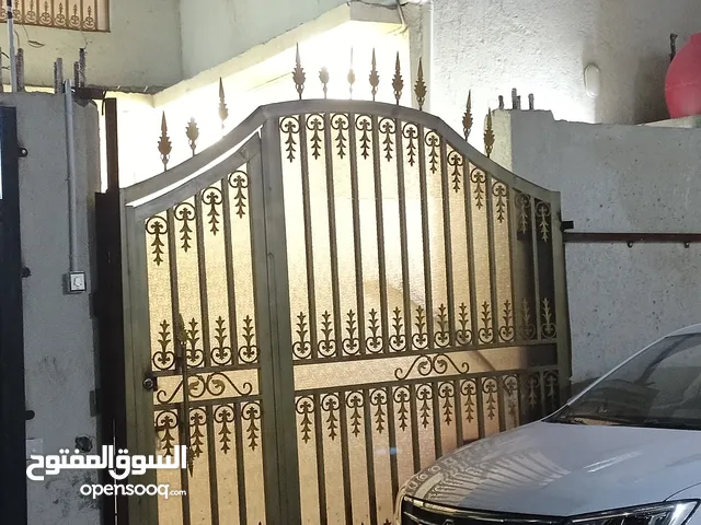 110 m2 4 Bedrooms Townhouse for Sale in Basra Abu Al-Khaseeb